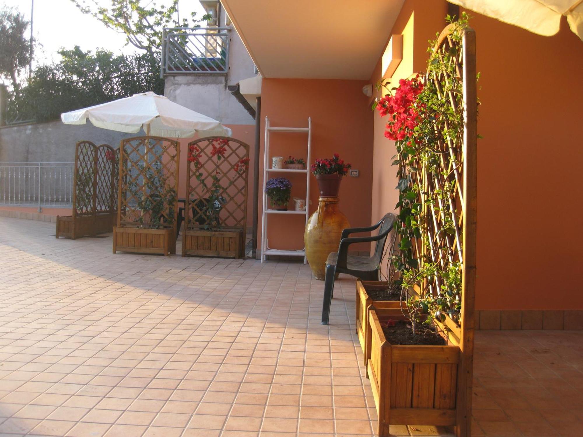 A Due Passi Dal Mare B&B Numana Exterior photo