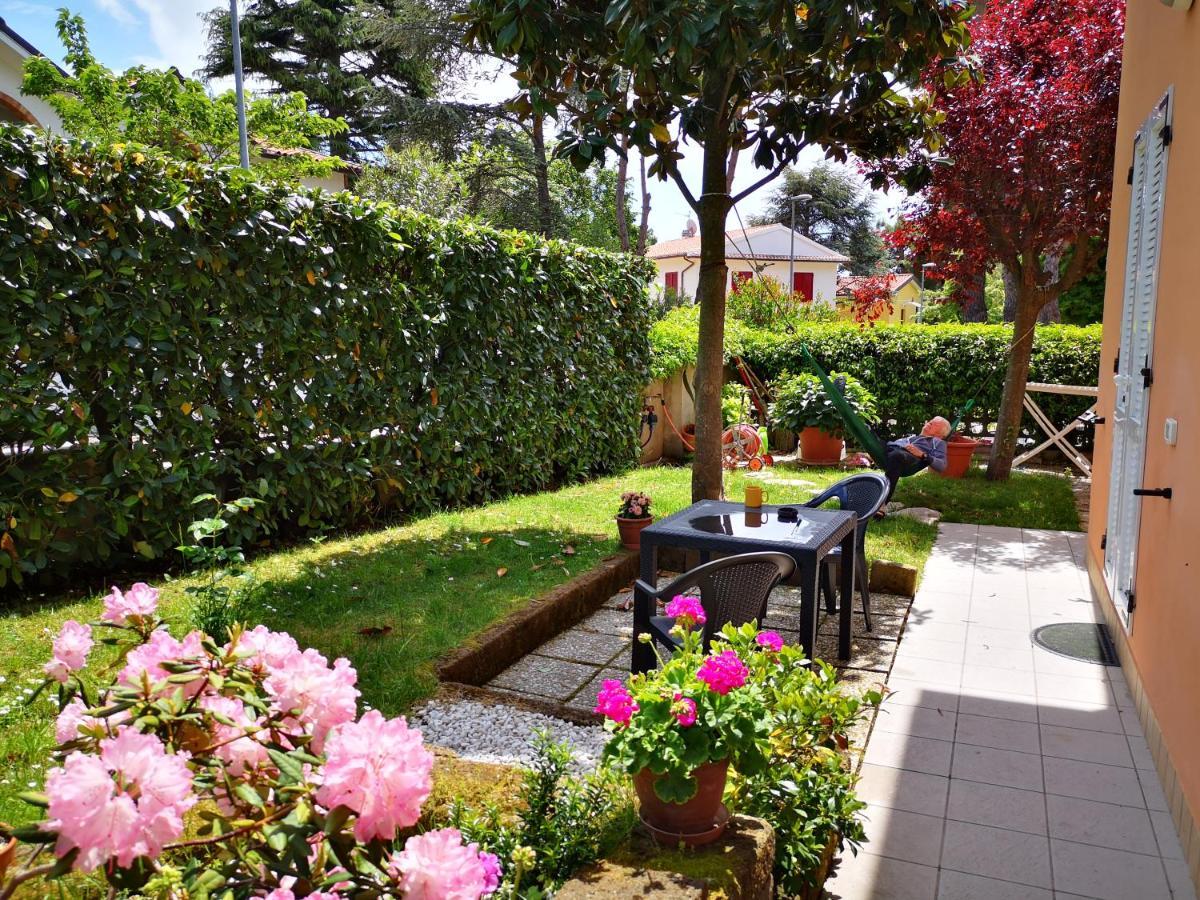 A Due Passi Dal Mare B&B Numana Exterior photo