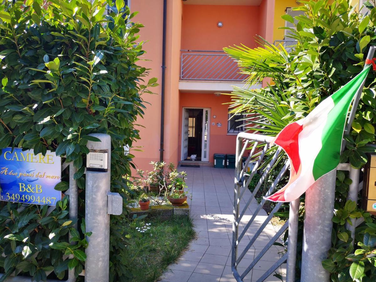 A Due Passi Dal Mare B&B Numana Exterior photo