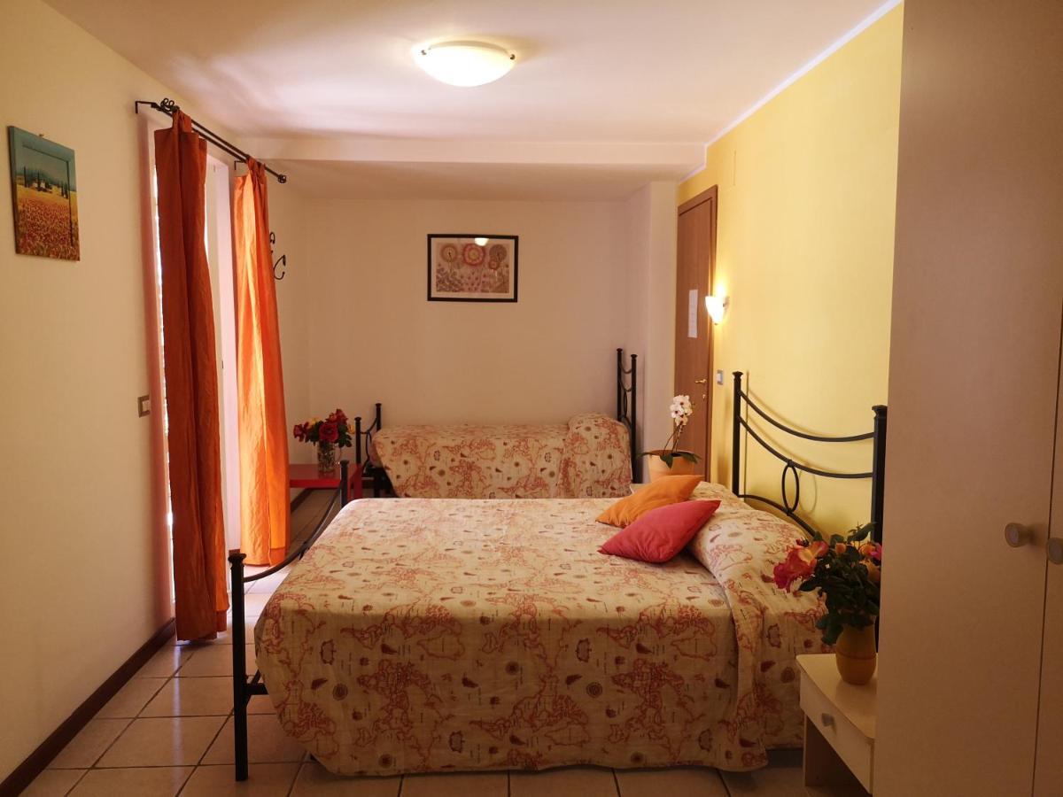 A Due Passi Dal Mare B&B Numana Exterior photo