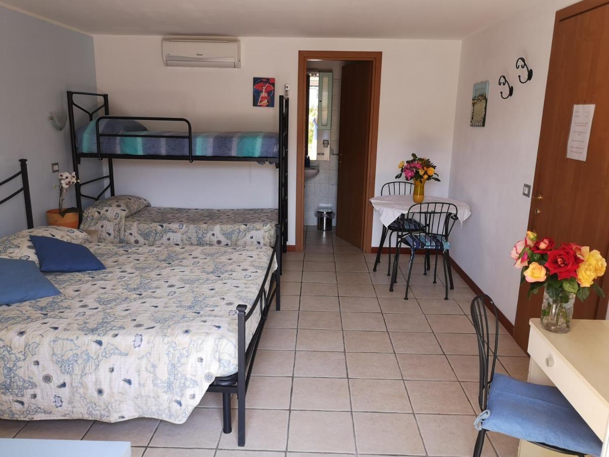 A Due Passi Dal Mare B&B Numana Exterior photo
